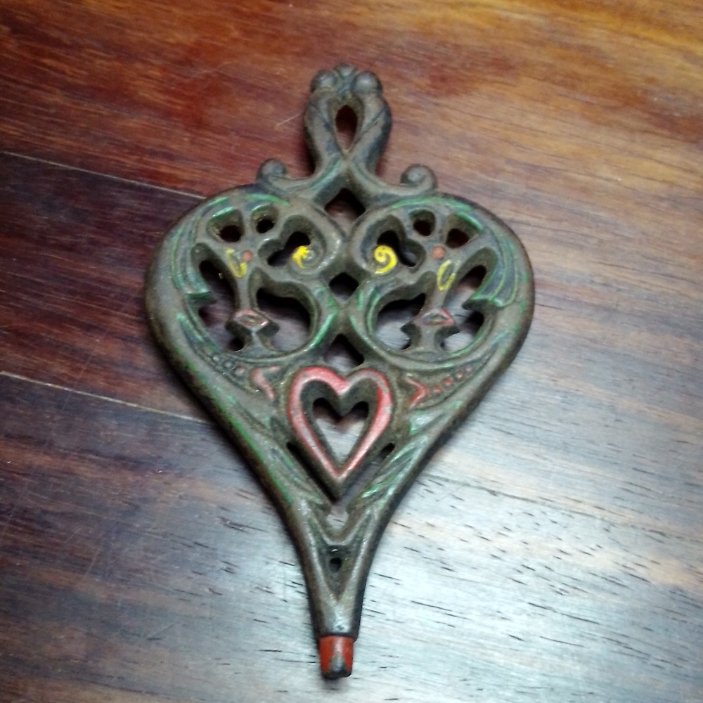 Antique cast iron trivet - Picture 1 of 2